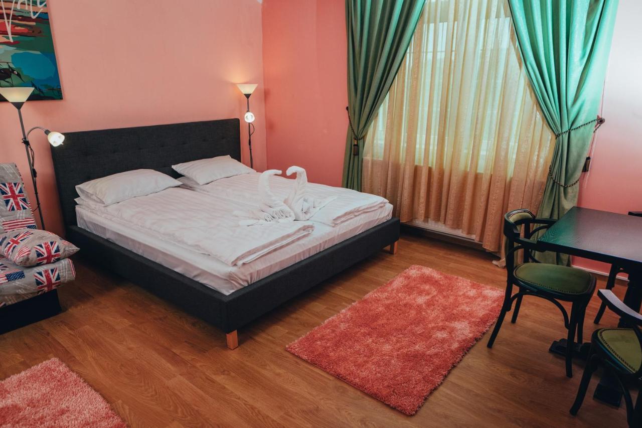 Guitar - Camere De Inchiriat Sibiu Extérieur photo