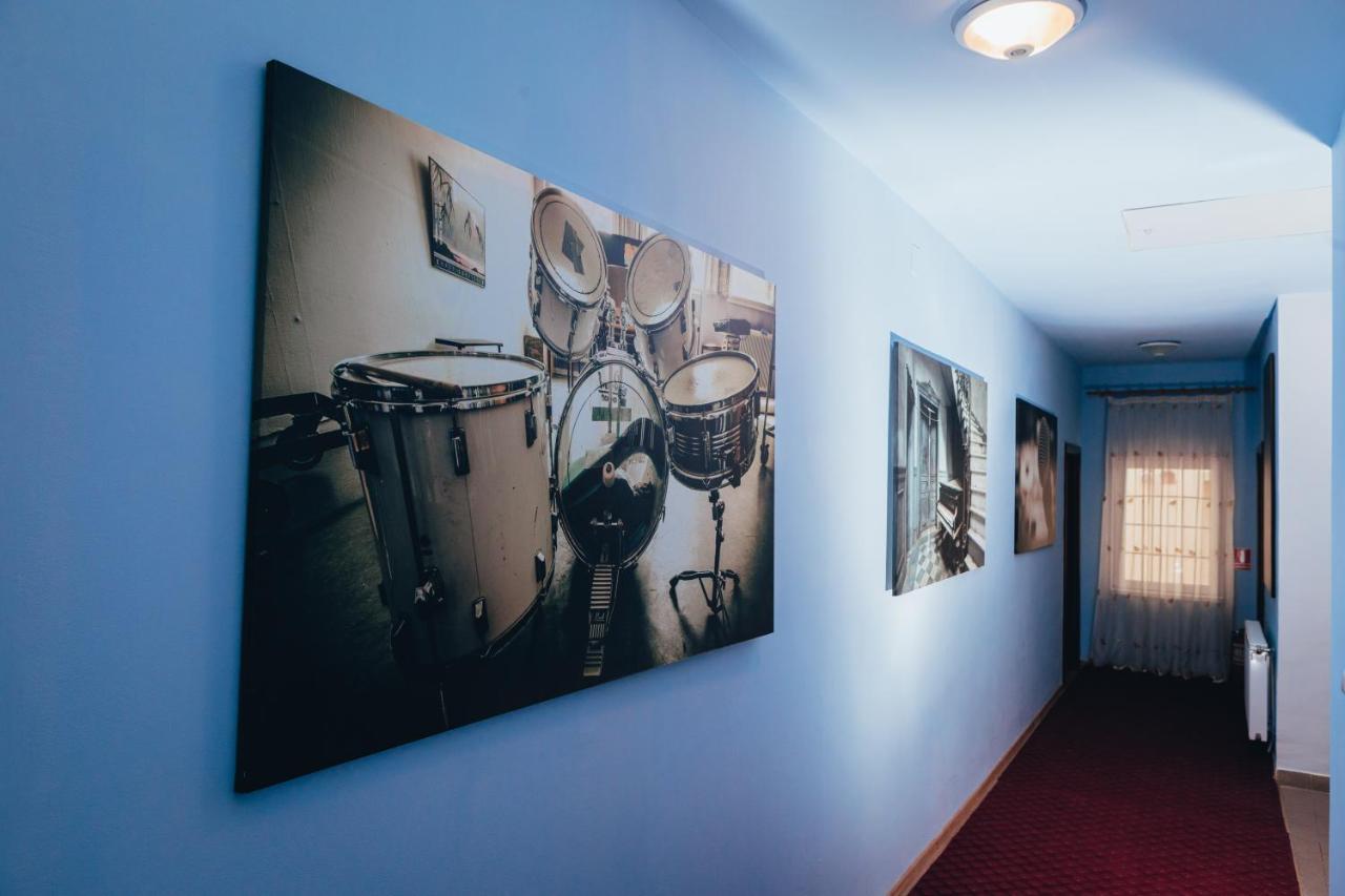Guitar - Camere De Inchiriat Sibiu Extérieur photo