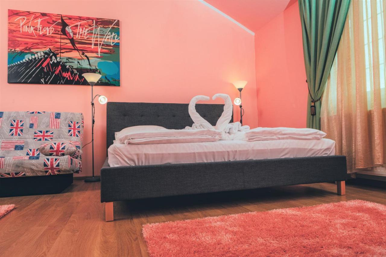 Guitar - Camere De Inchiriat Sibiu Extérieur photo